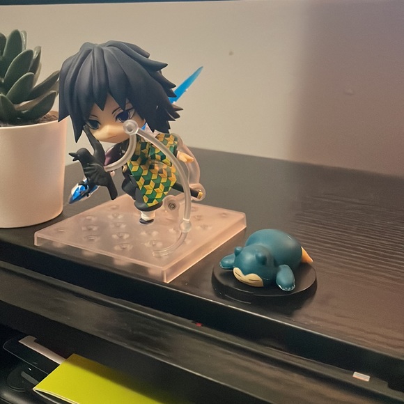 Cute Small Snorlax Desk Buddy - Picture 5 of 5